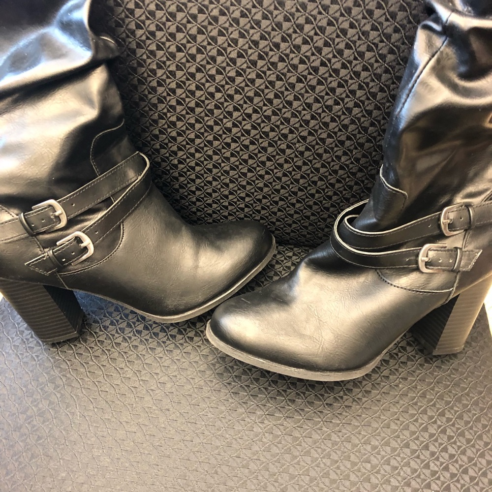 Style & Co Black High Heeled Boots - Size 8 - Picture 3 of 5